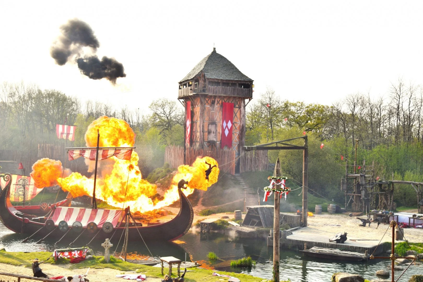 Les-Vikings-au-Puy-du-Fou.jpg