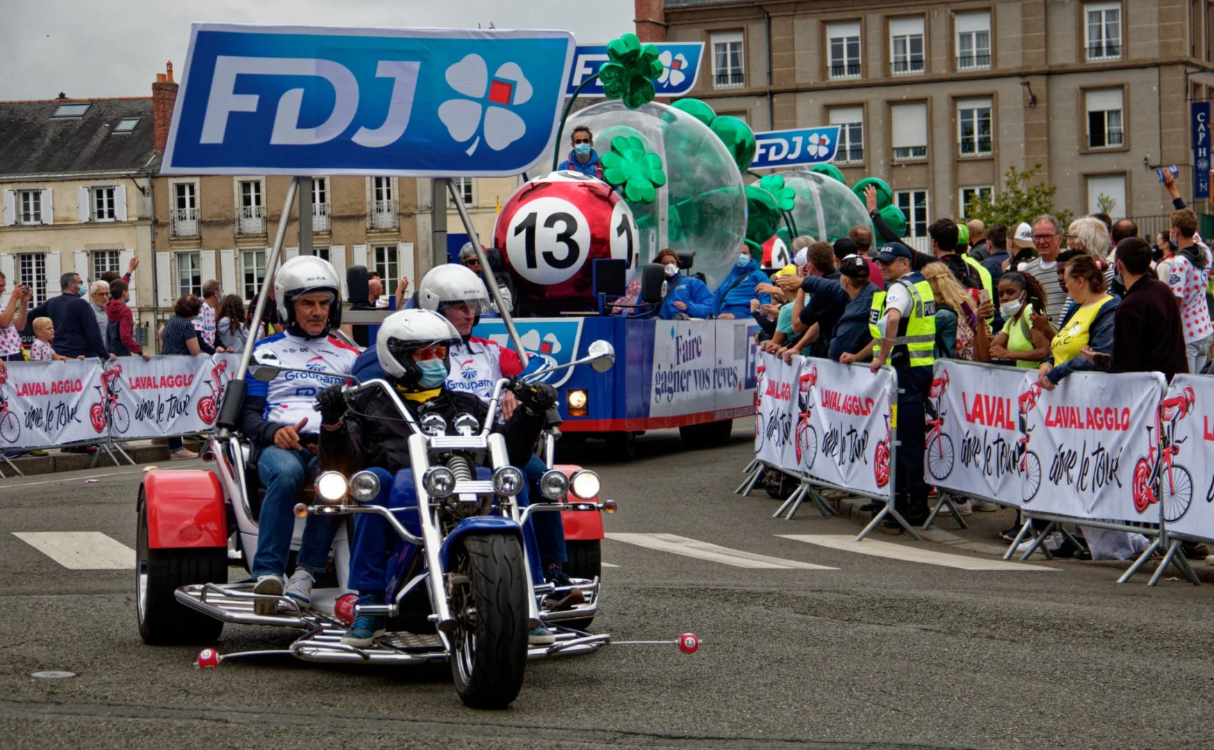 TDF2021-caravane_009.jpg