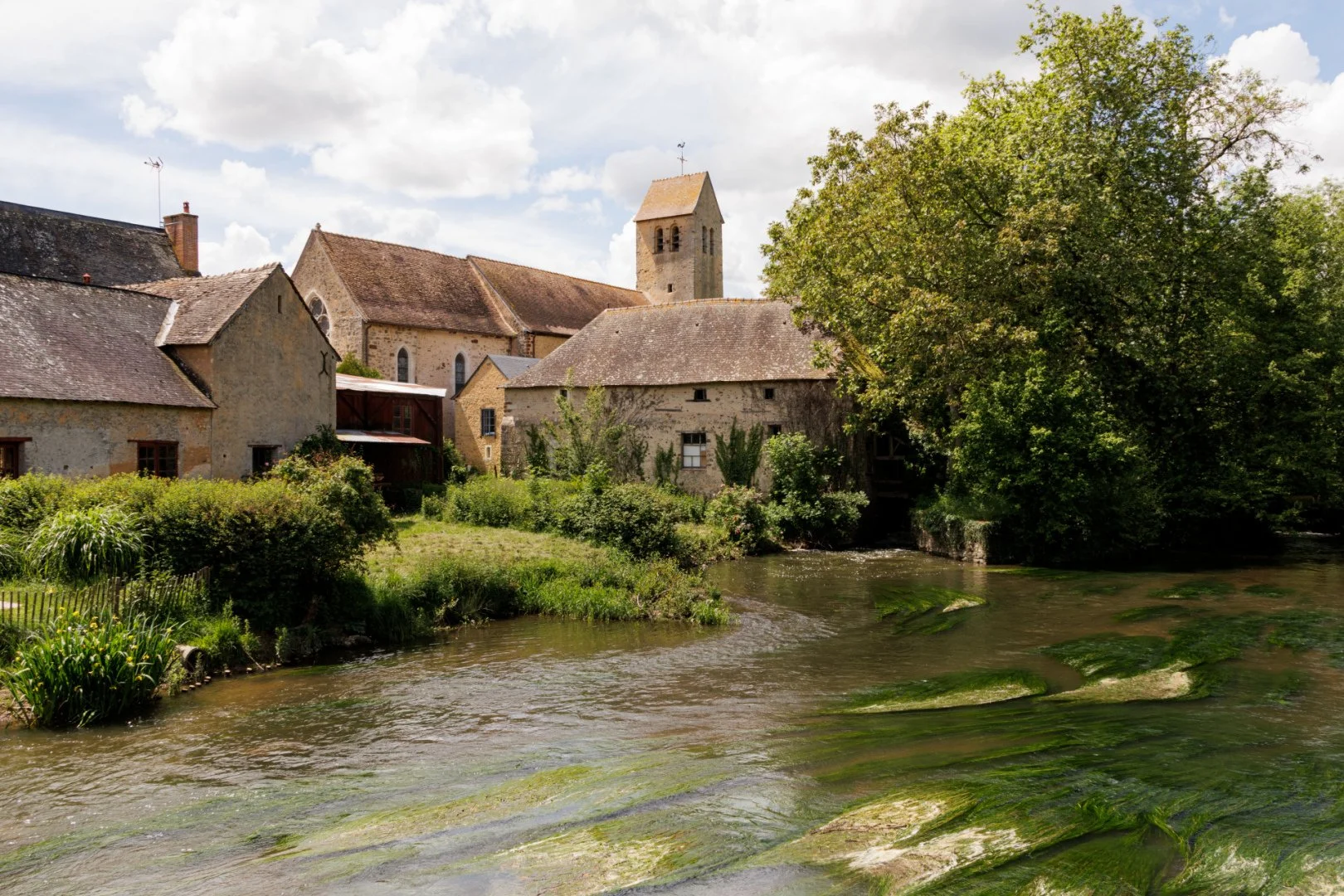 Asnieres-sur-Vegre.jpg