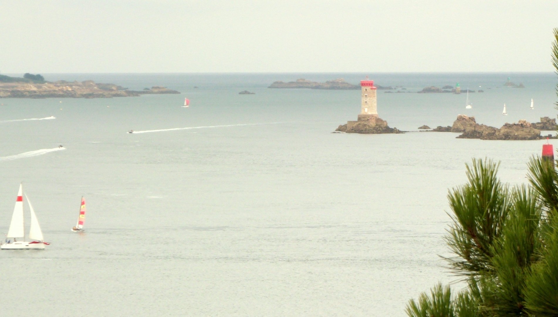 La-Roche-Aux-Oiseaux.jpg
