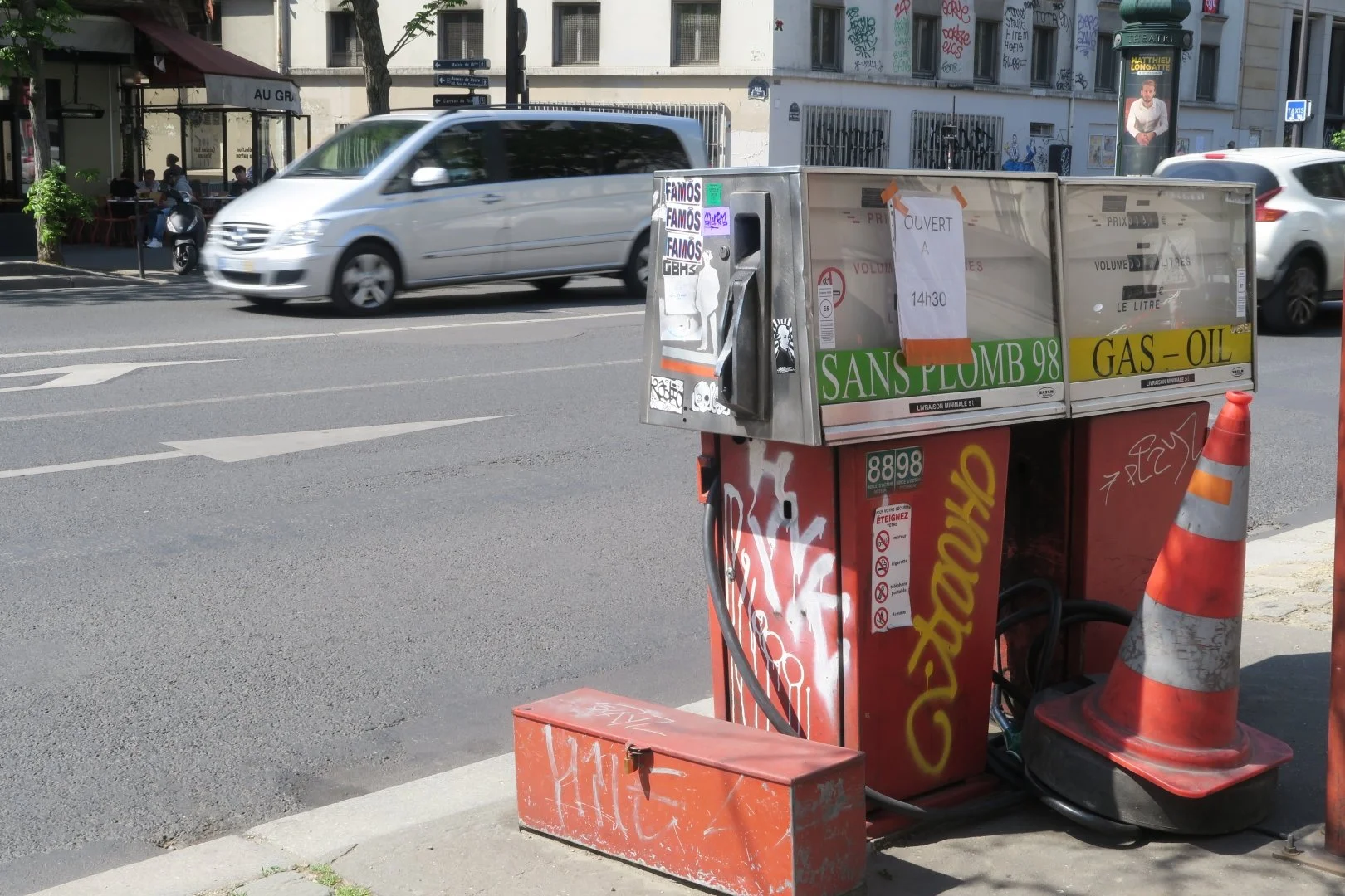 Trottoir-Du-Passé-en-2019.JPG