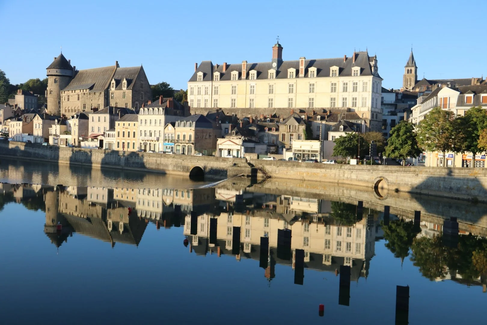 Jolie-lumière-sur-Laval.JPG