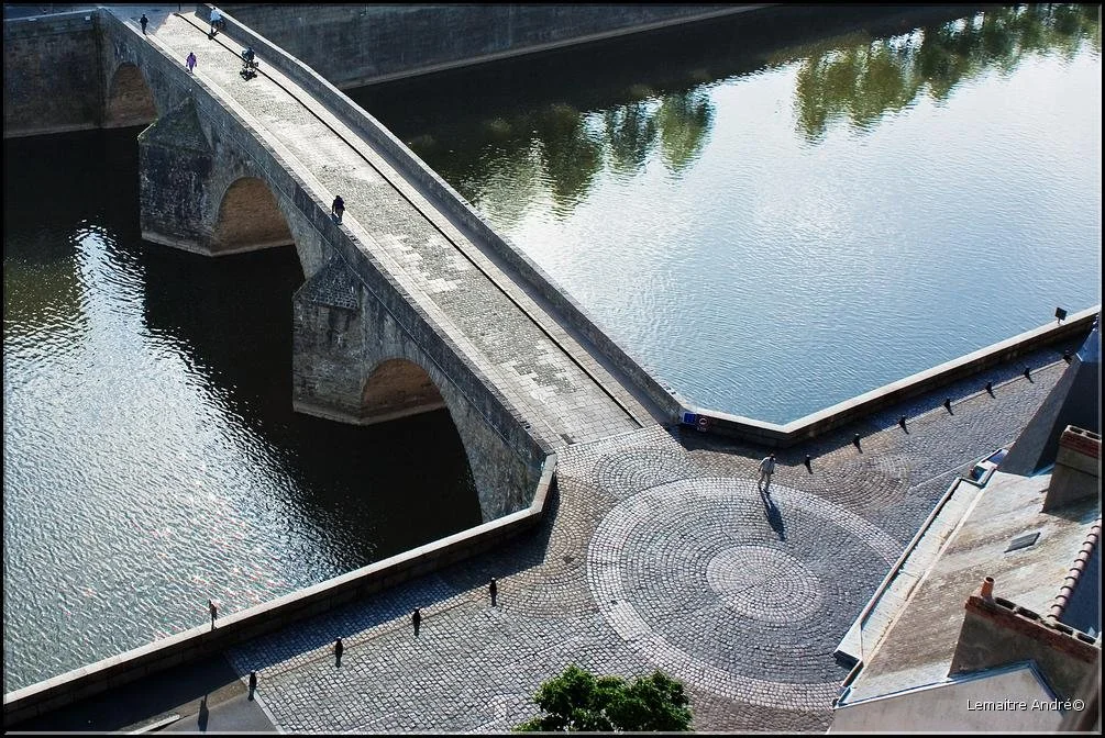 Le donjon de Laval