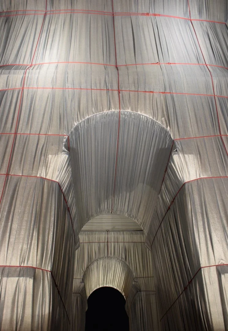 Arc-de-Triomphe-empaquete-by-Christo-2.jpg