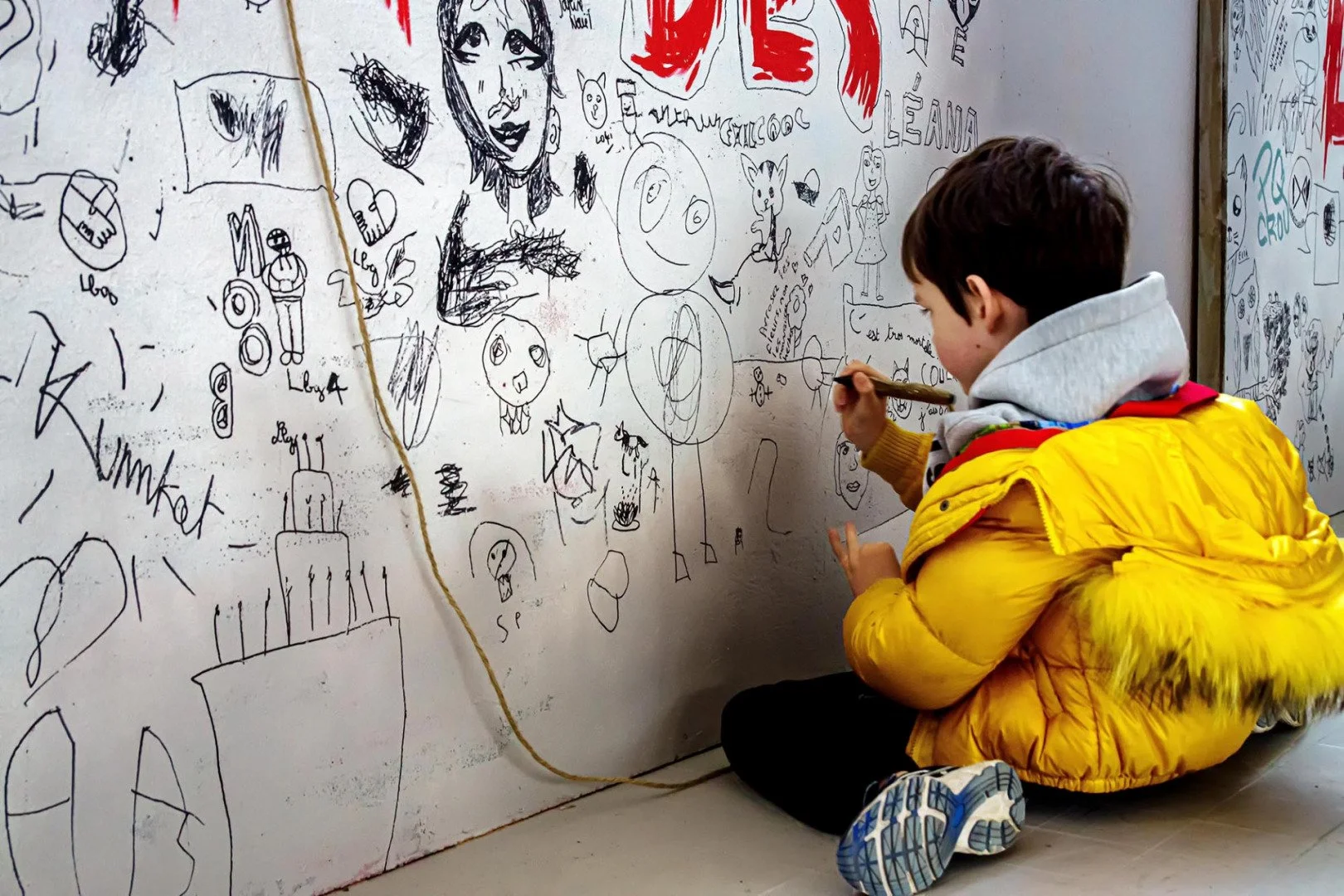 je-dessine-sur-le-mur.jpg