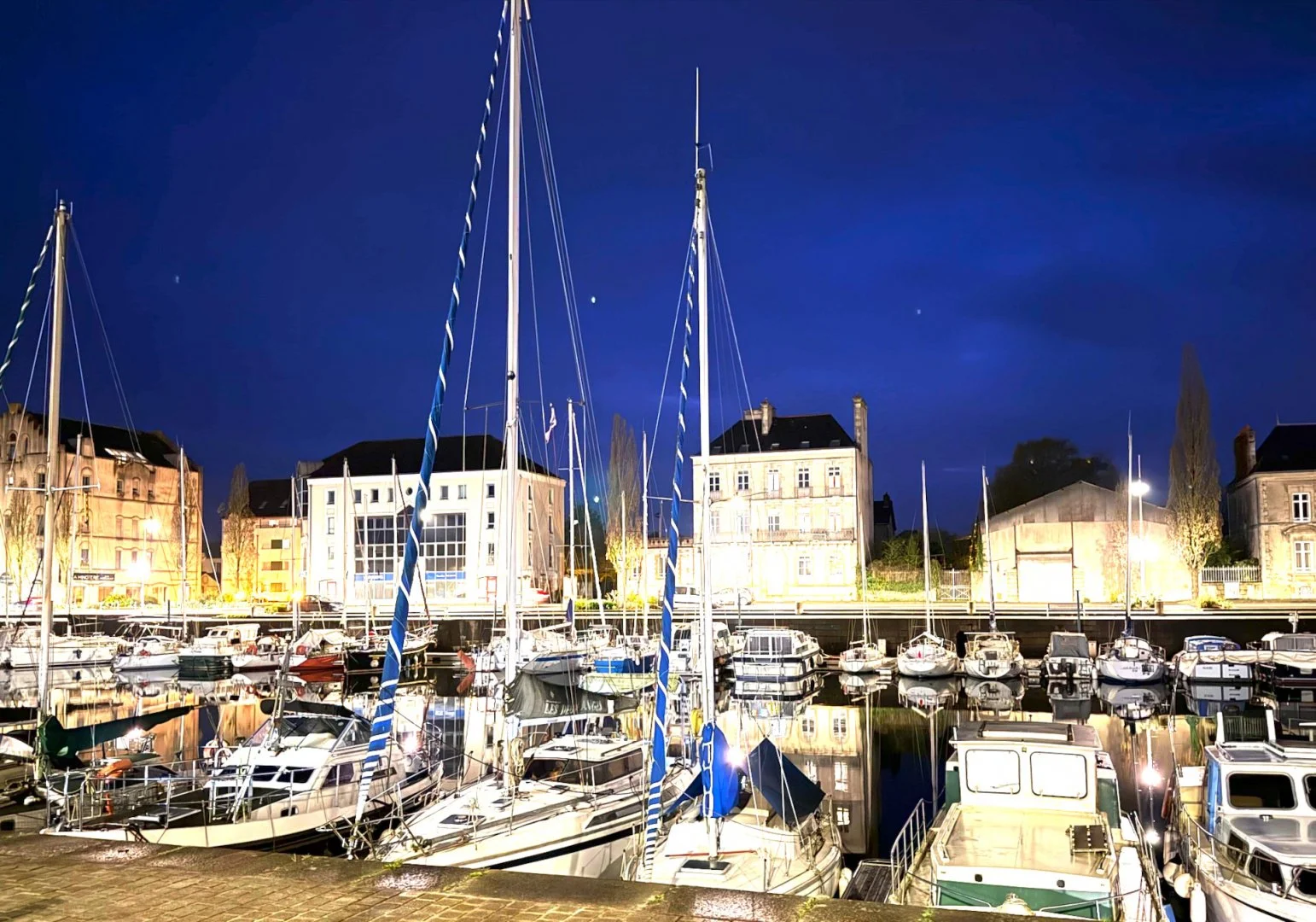 Au-port.jpg