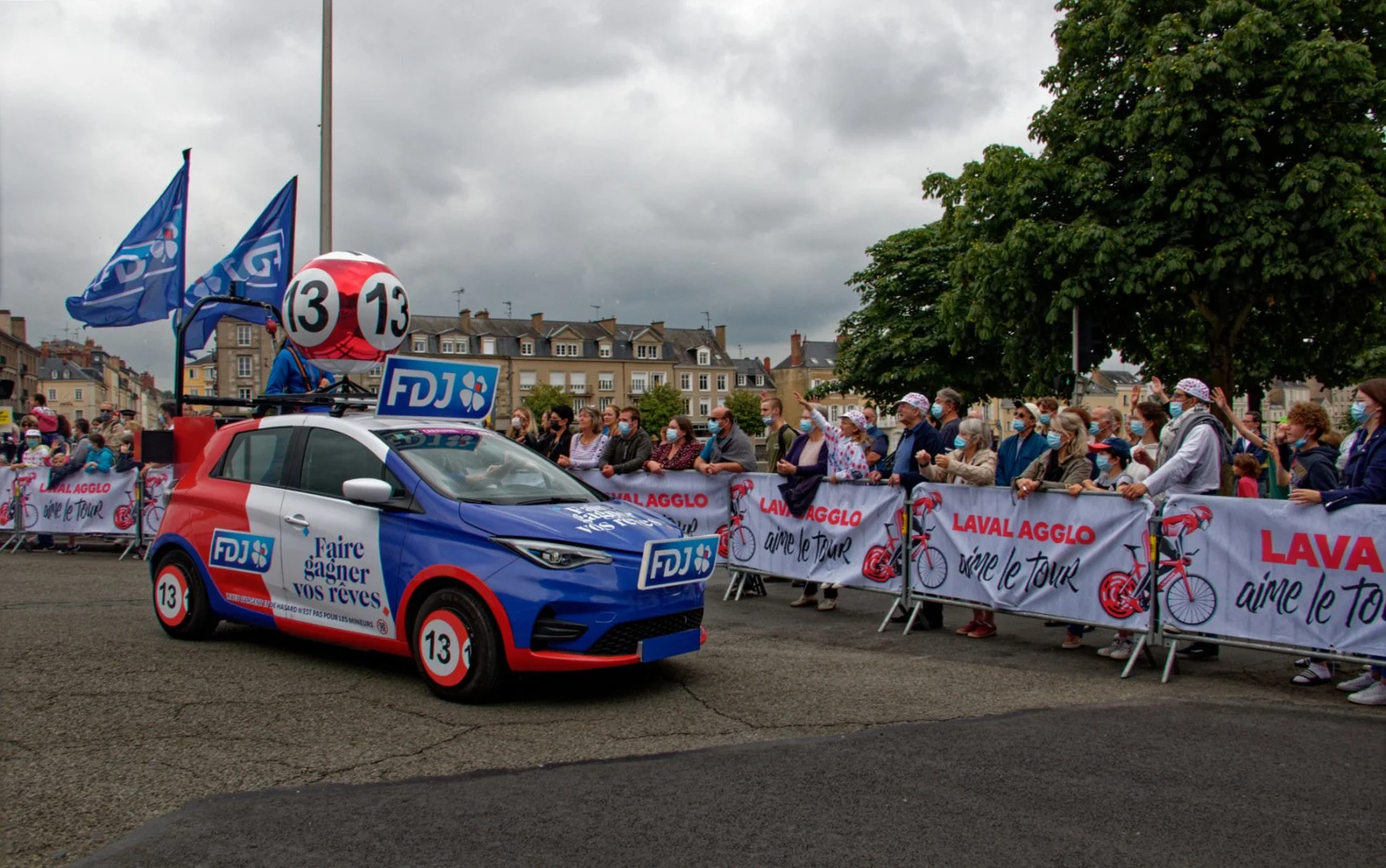 TDF2021-caravane_010.jpg