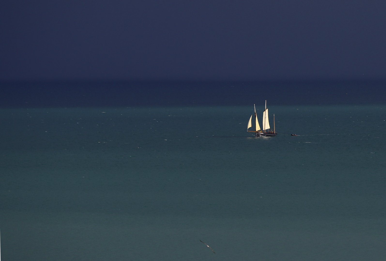 Navigation-dans-limmensite-de-bleus..JPG