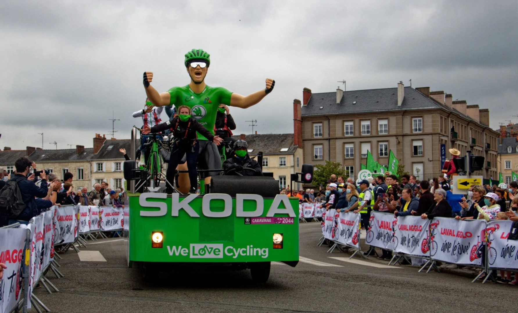 TDF2021-caravane_002.jpg