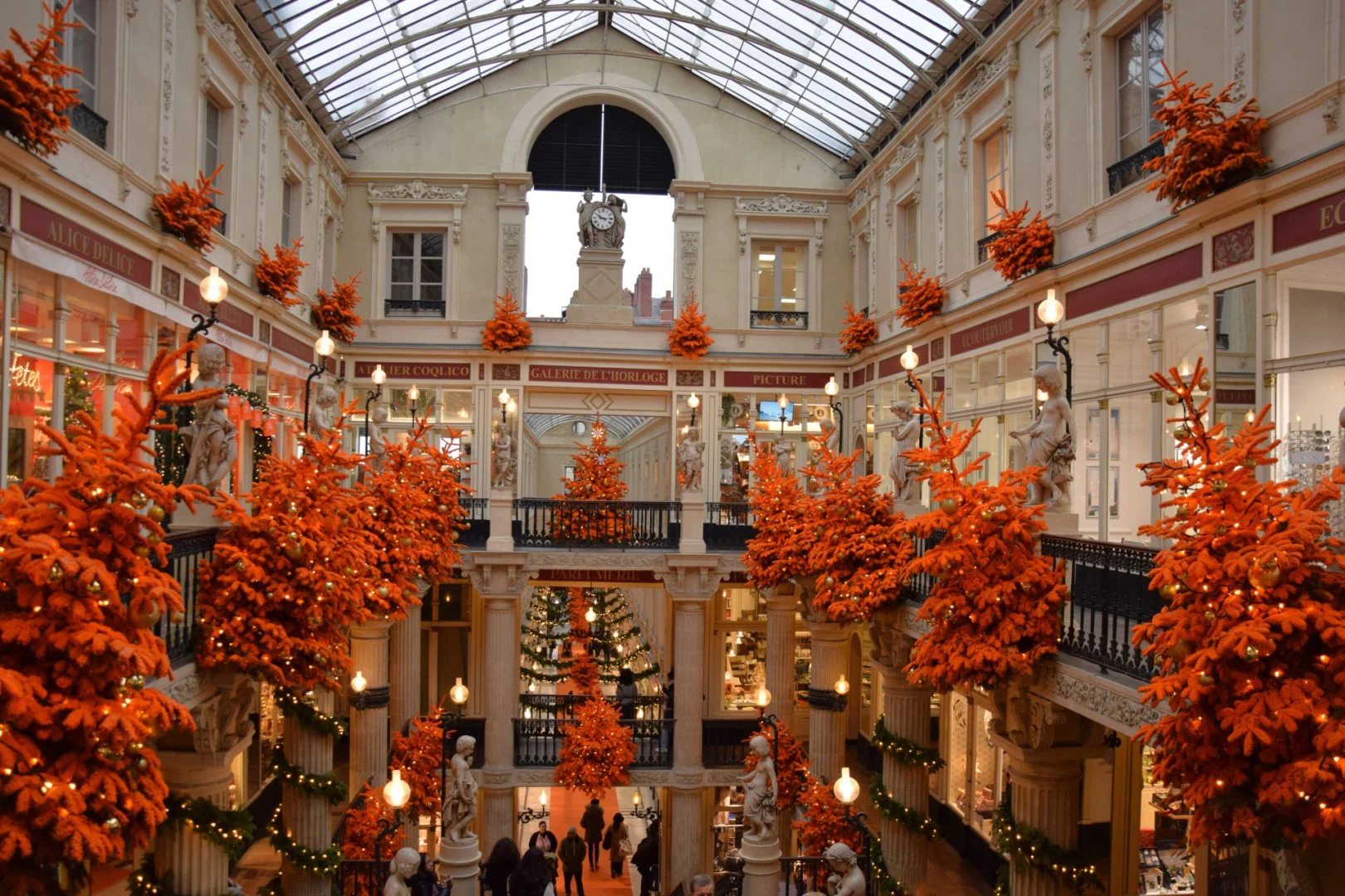 Passage-Pommeraye-Nantes.jpg