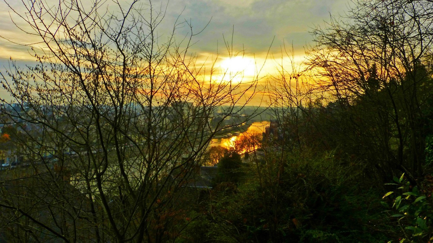 La-Mayenne-vue-de-la-Perrine.jpg