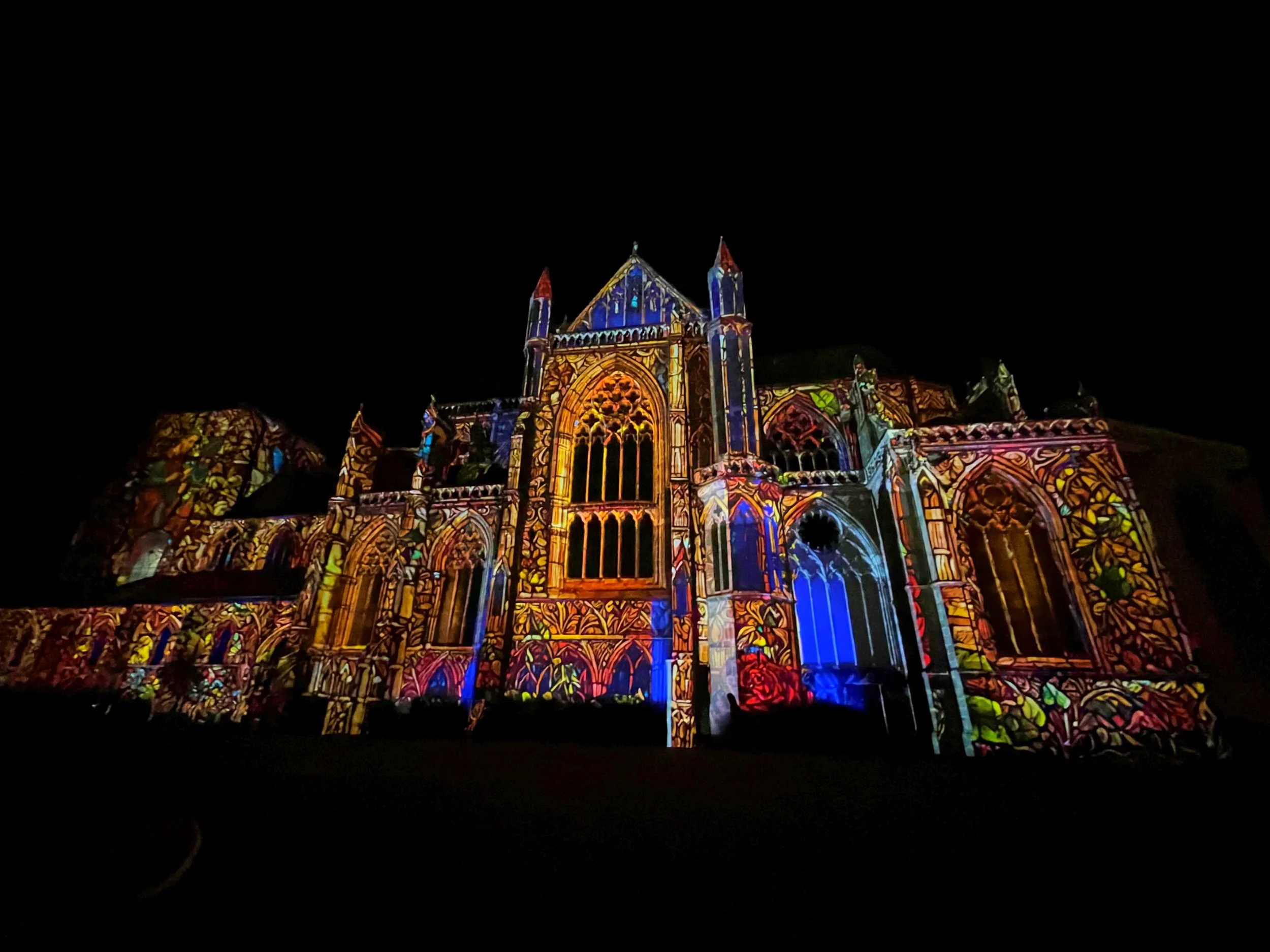 Illuminations Basilique EVRON.jpeg