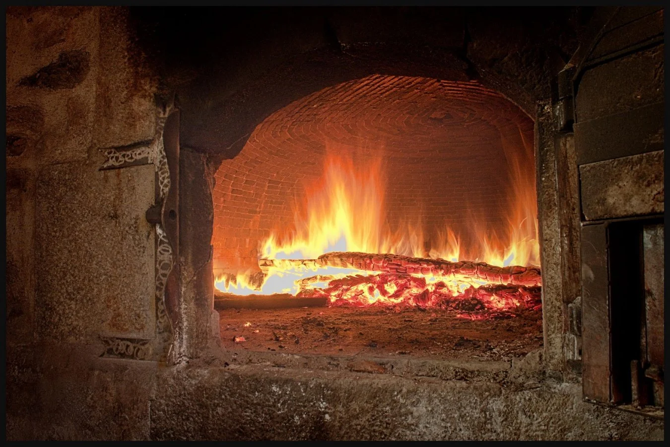2-four-au-feu-de-bois_.jpg