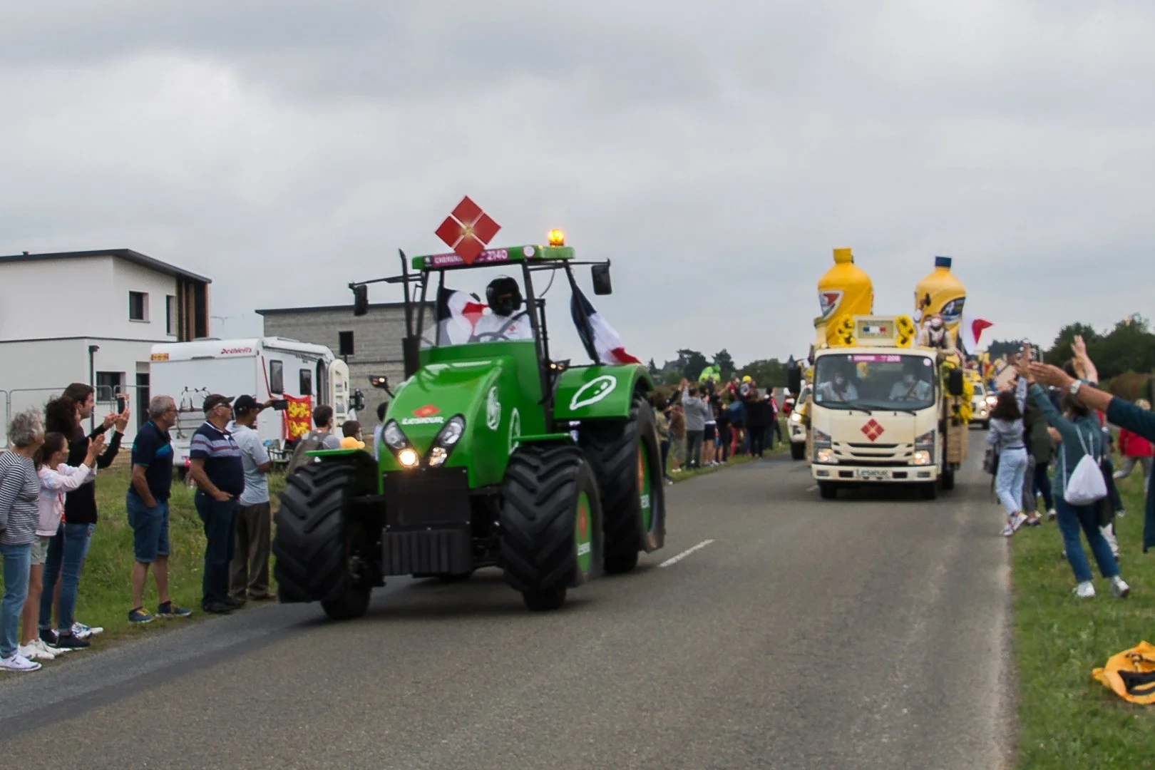 TDF2021-caravane_046.jpg