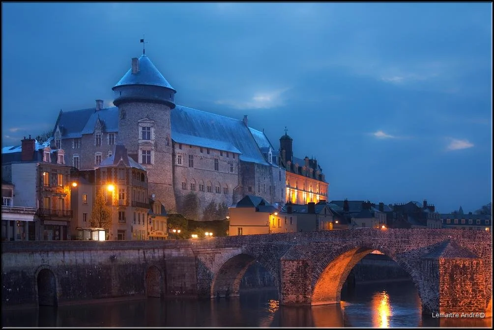 Laval la nuit