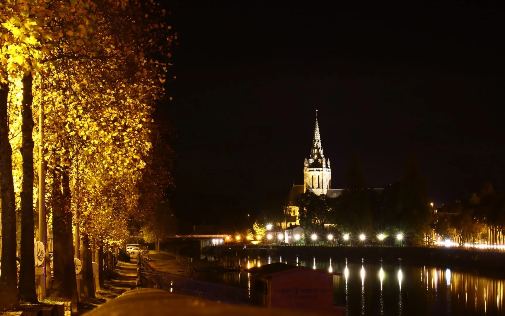 Avesnières-...-une-nuit-de-novembre.jpg