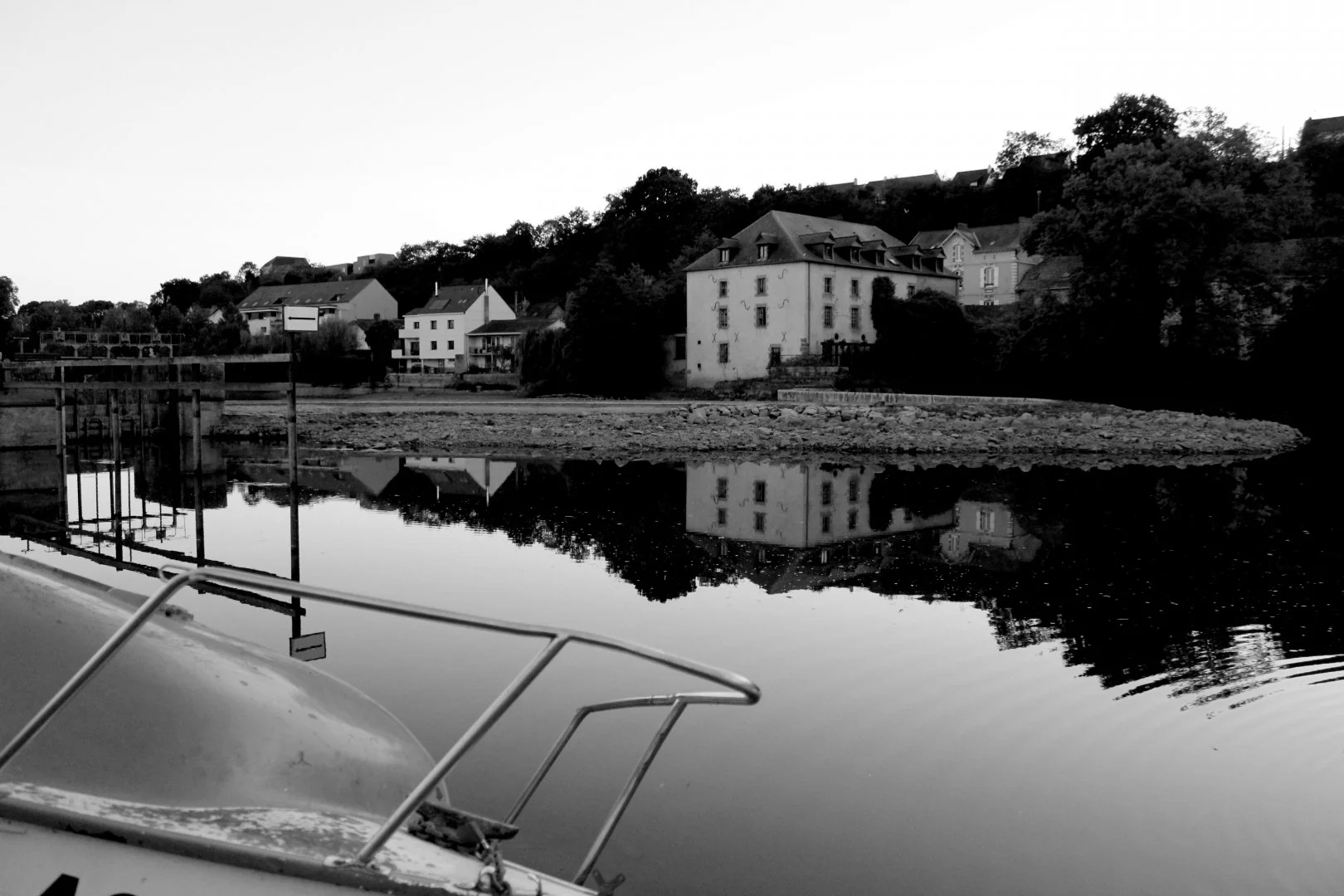 Ecourues-Ecluse-de-Bootz.JPG