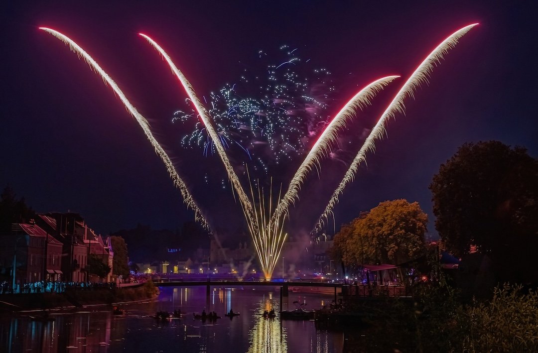 Feu d'artifice 14 juillet 2026 a Laval.jpg