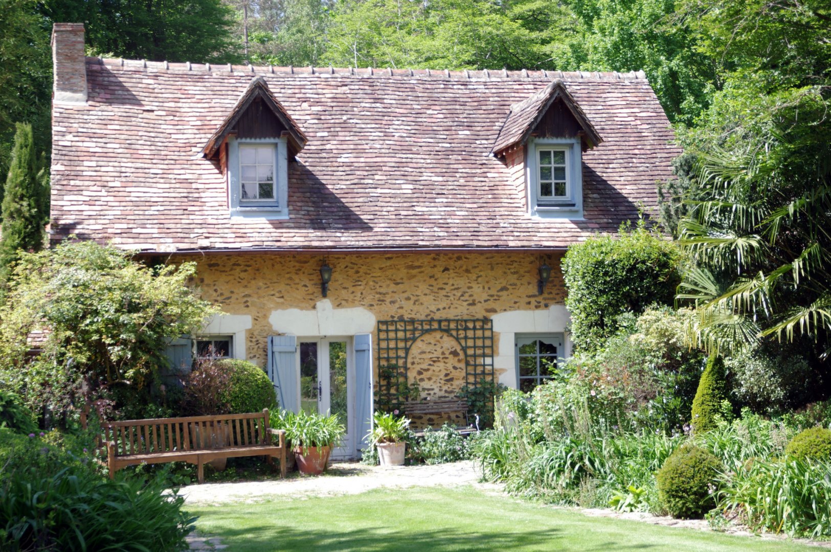 Dans-le-jardin-du-Petit-Bordeaux.jpg