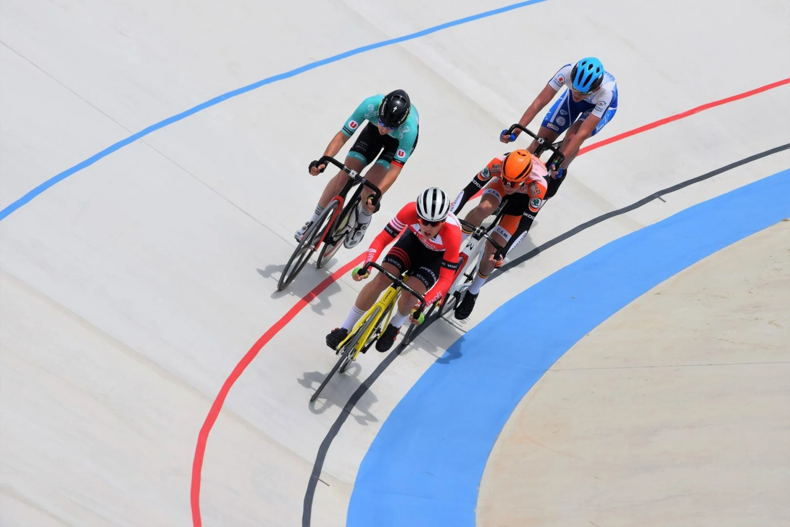 Tour-de-piste_1.jpg