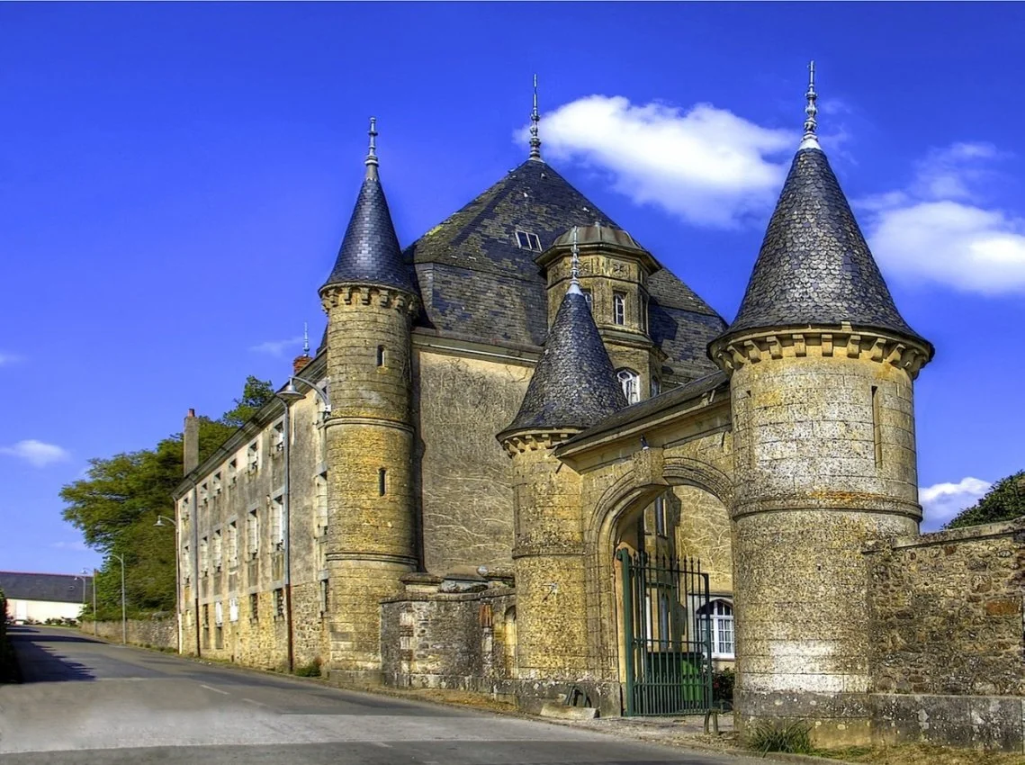 20-Cité-de-L-immaculée-Saint-Denis-du-Maine.jpg