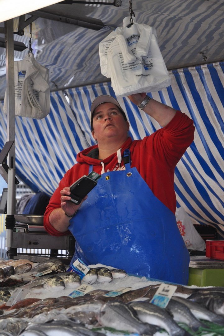 la-marchande-de-poissonsNB-.jpg