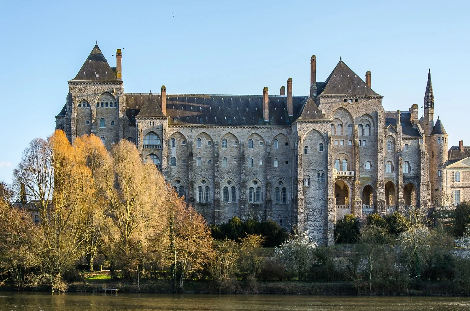 Abbaye-St-Pierre-Solesmes-.jpg