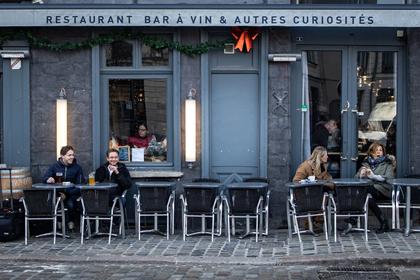 Restaurant-bar-à-vin-autres-curiosités.jpg