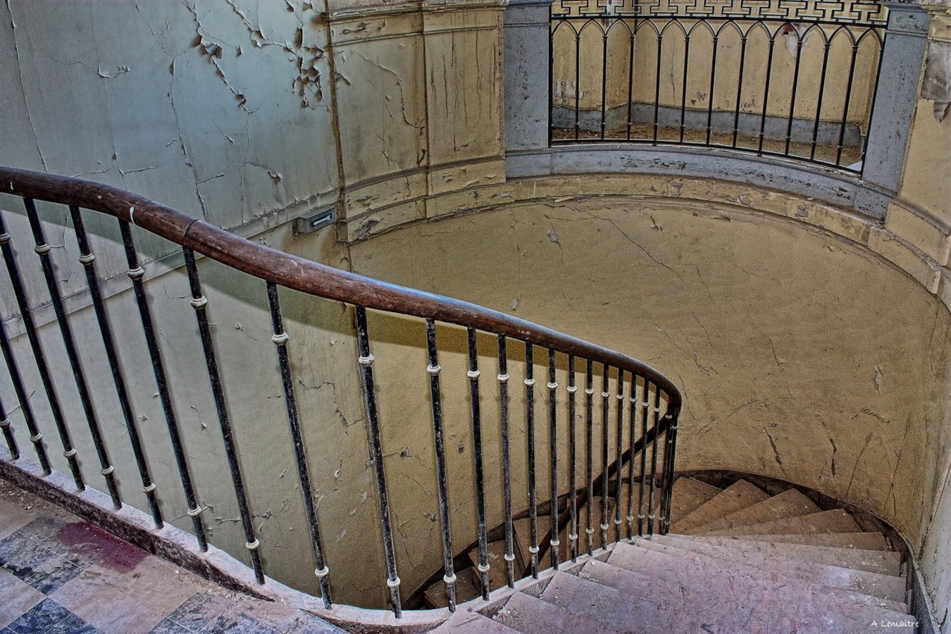 14-escalier-latéral.jpg