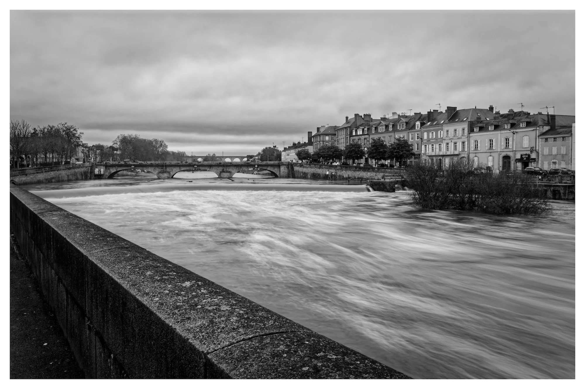 Les eaux en furie.jpg