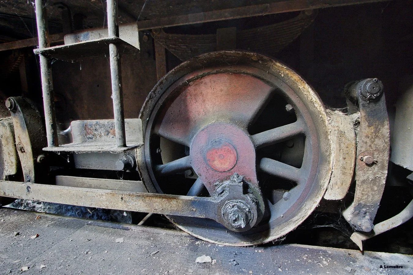 24-Loco.jpg