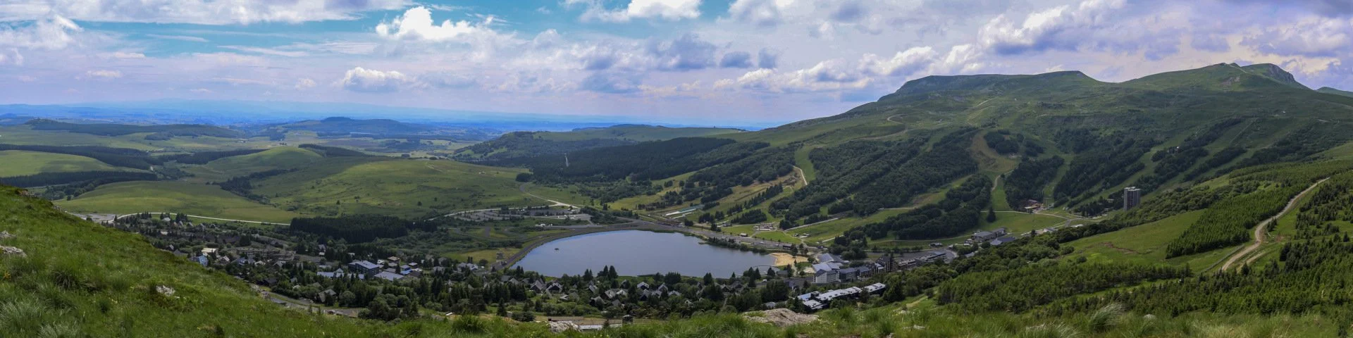 La-cuvette-au-fond-du-Puy-de-Dome.jpg