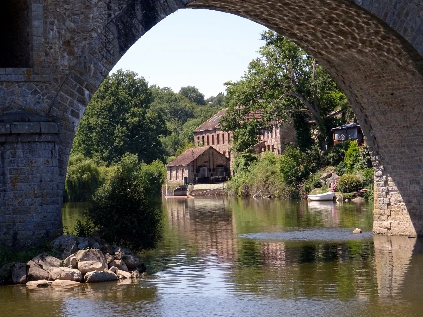 Sur-le-bord-de-la-Mayenne....JPG