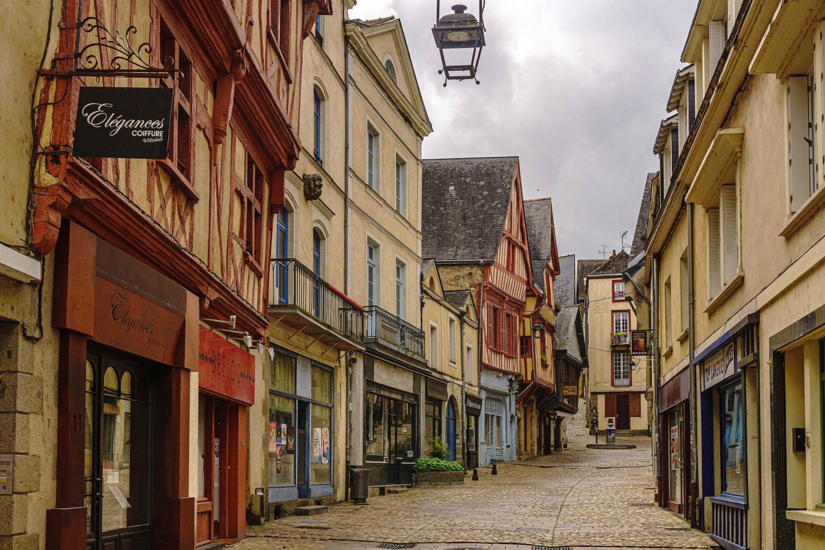 Laval-la-grande-rue.jpg