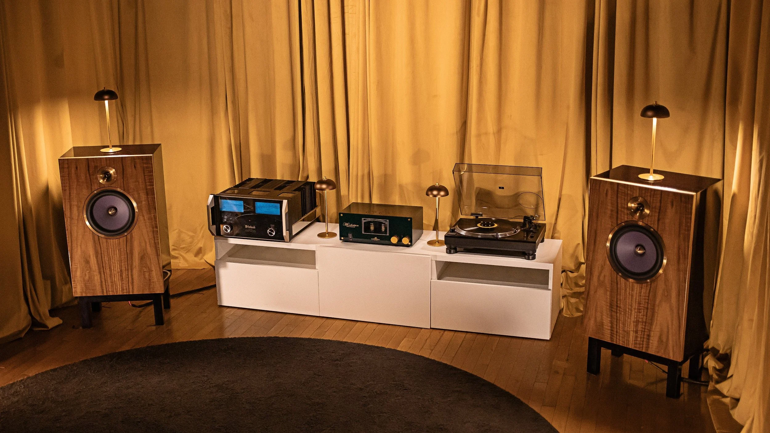 Hi-fi turntable setup