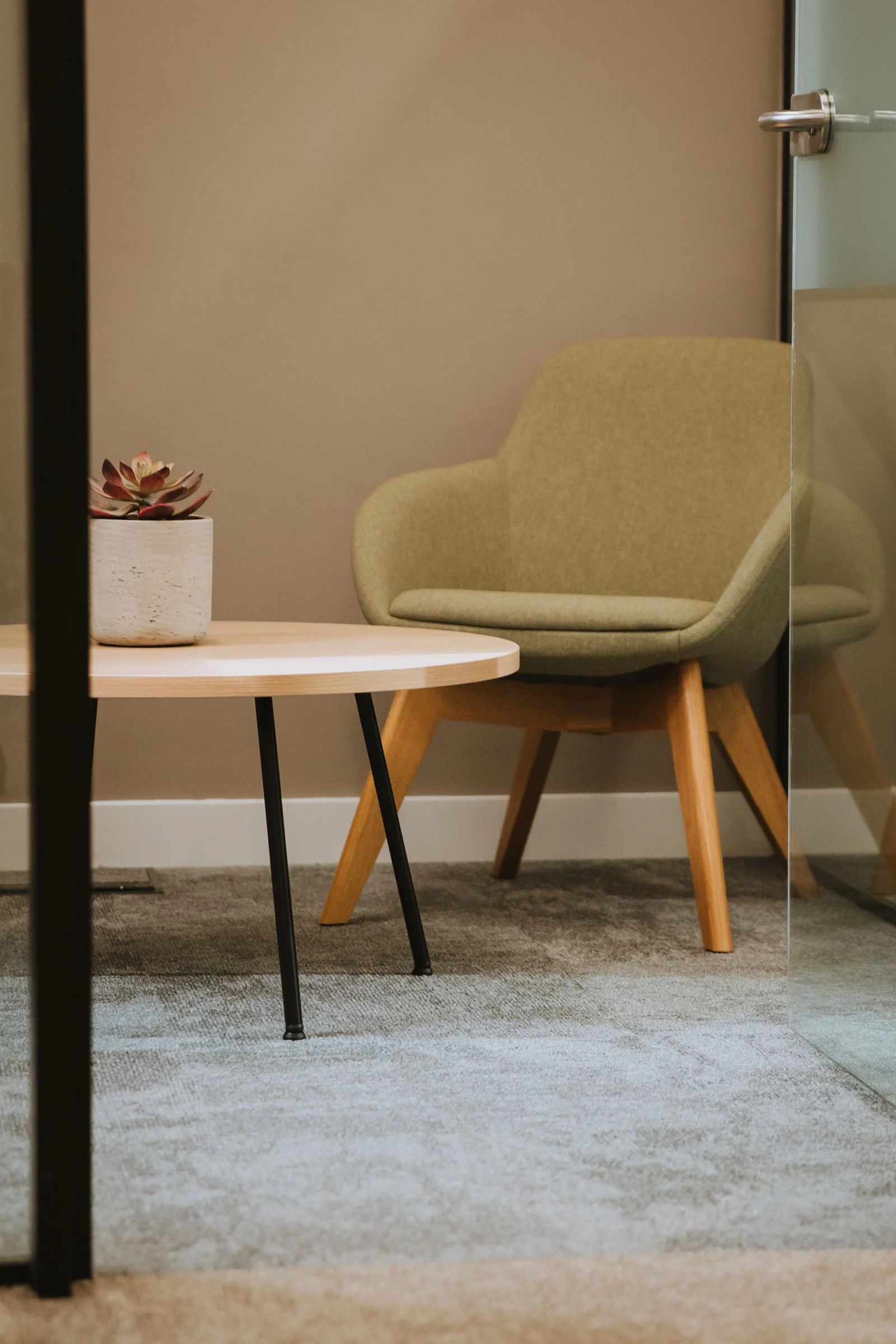 frame-and-form-london-Churchill House_office-fitout-15.jpg