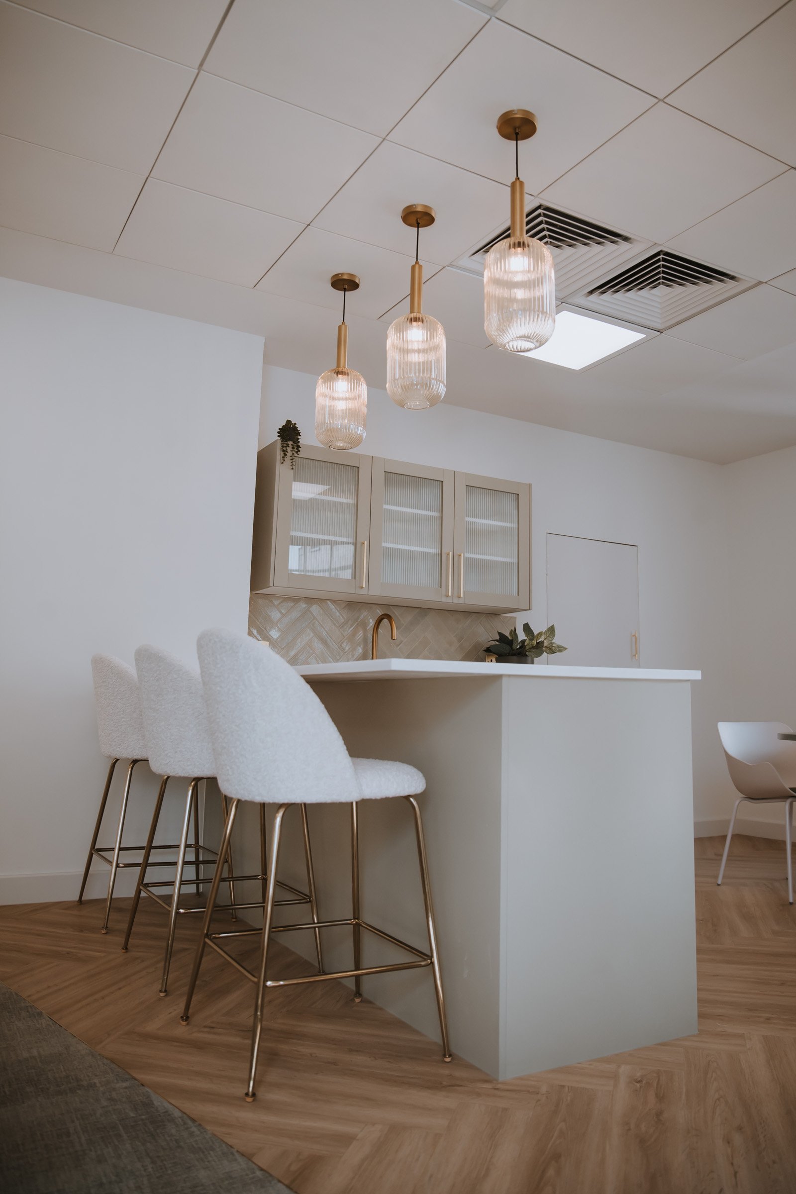 frame-and-form-london-College Hill_office-fitout-23.jpg