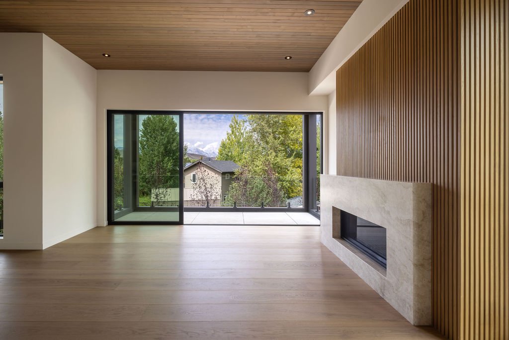 755LivingRoom.jpg