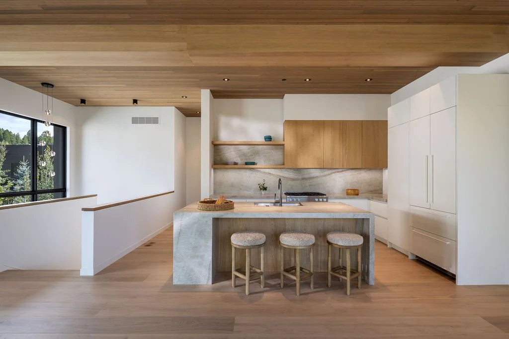 755KitchenStraightOn.jpg