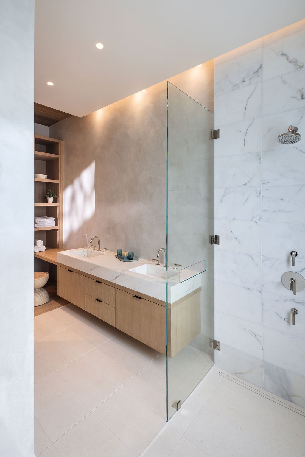765BathroomUpstairs.jpg