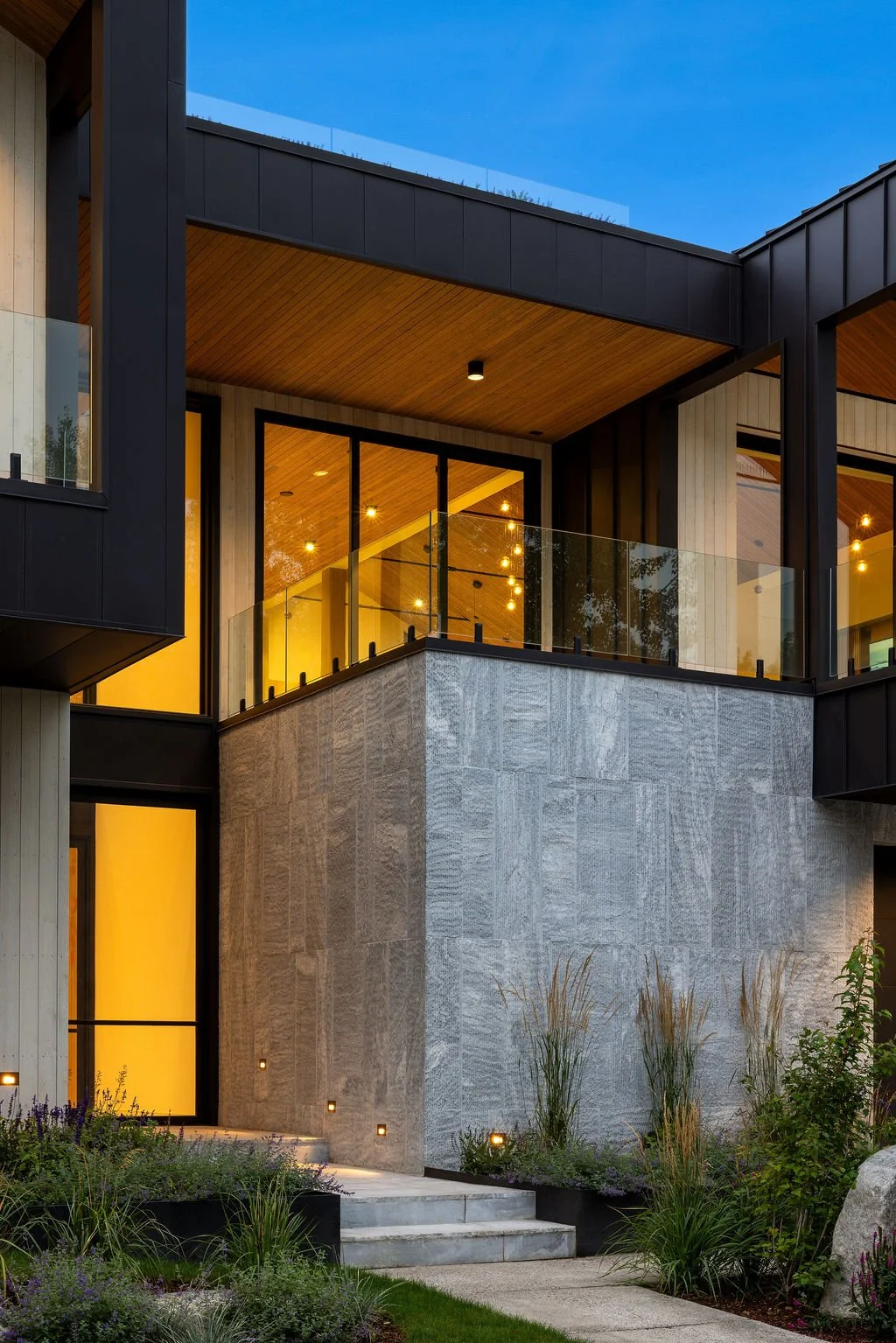 745Exterior3.jpg