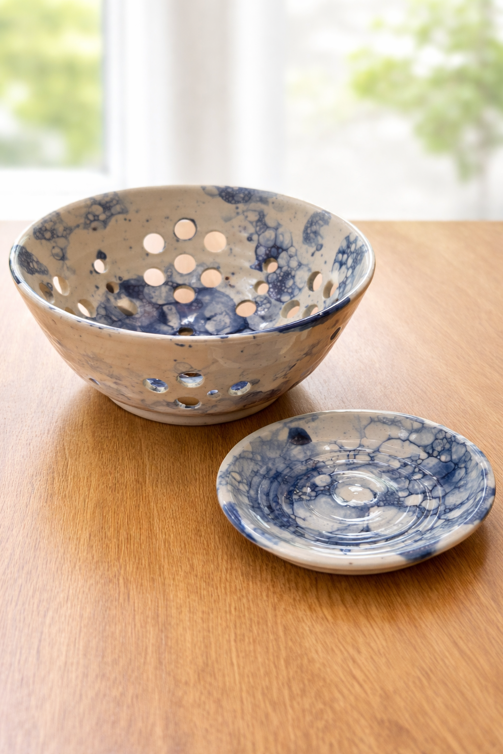 Handmade ceramic berry bowl set.png