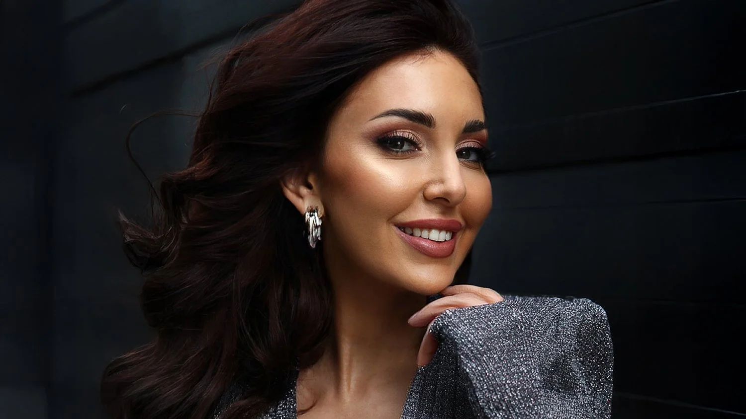 Mary Makeup — Retainer