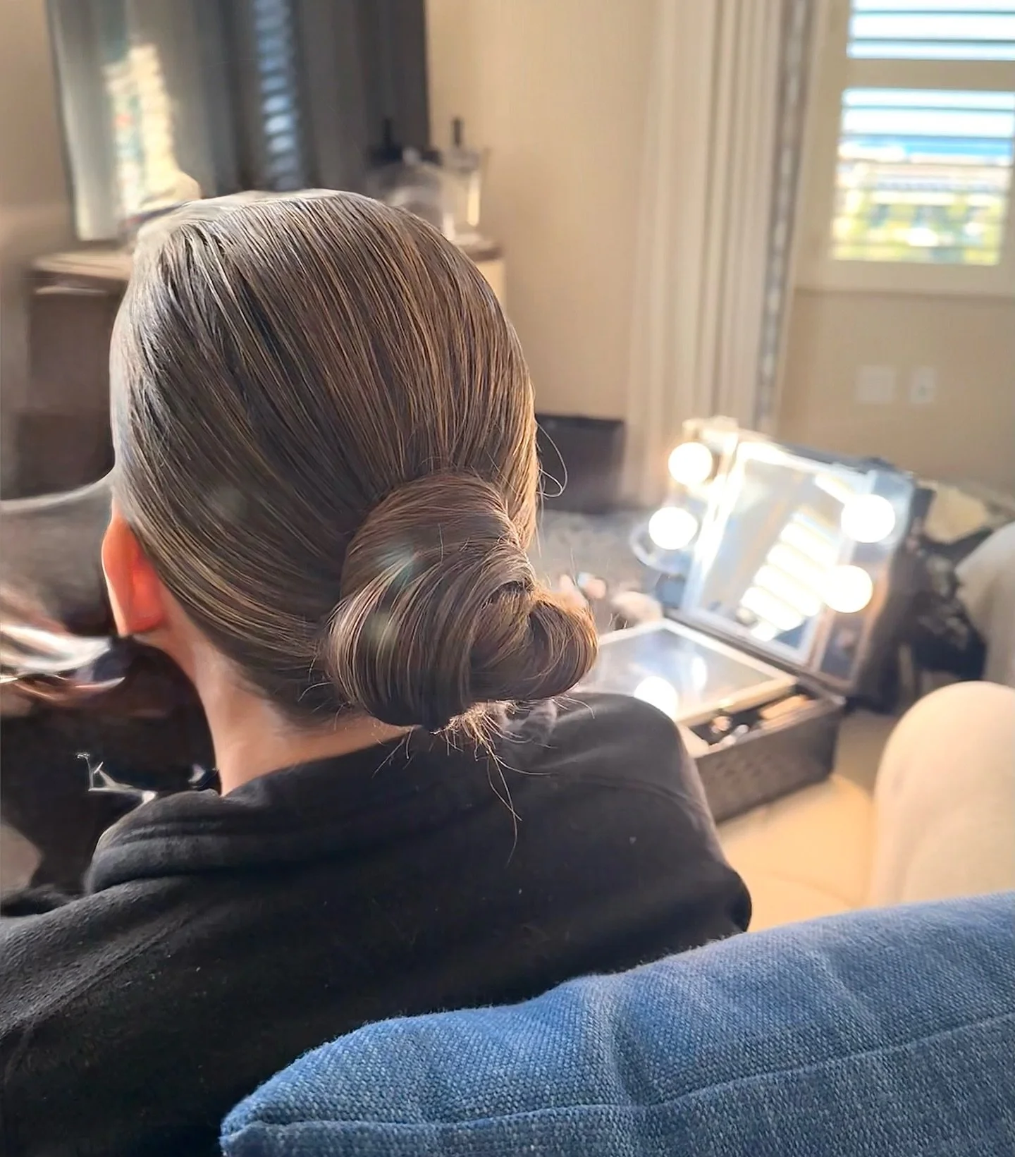 This is your sign to choose the sleek bun 🤍
.
.
.
My favorite look for backless, fitted, casual, extravagant! I mean it works every time. 

#travel #Hairlady #Sleekhair #wedding #hairinspo