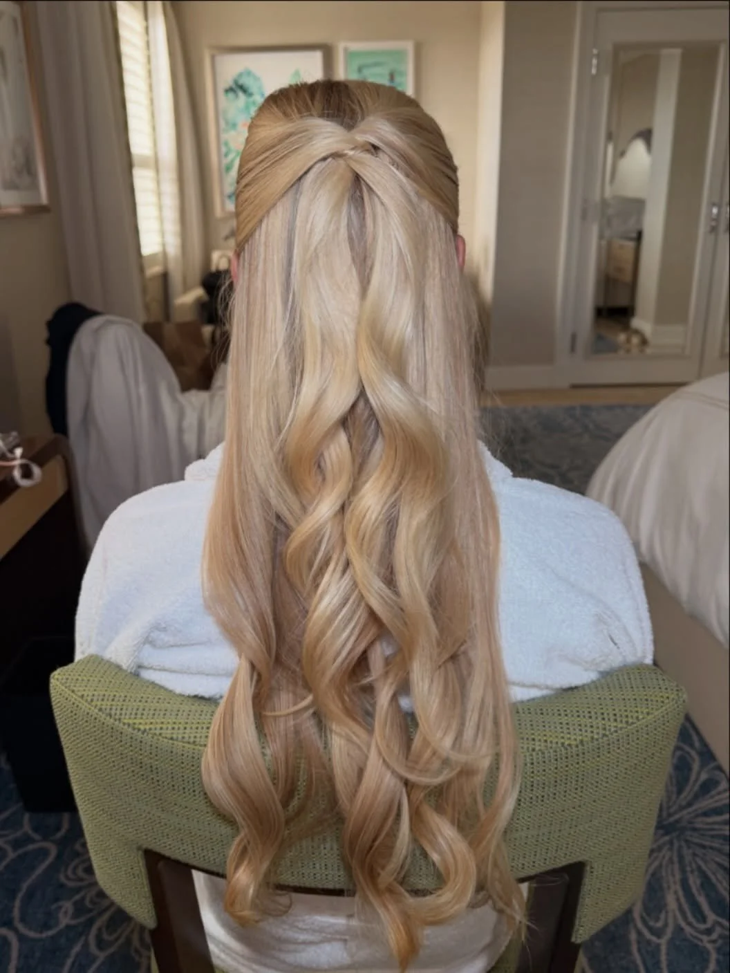 When the dress code says classy and the location says coastal 🌴

#SouthFloridaStylist #FloridaWedding #WeddingGuestHair #HalfUpHairstyle #BridalGuest #SouthFloridaBride #MiamiHair #PalmBeachWeddings #WeddingHairInspo #SoftGlamHair #EventHair #Brides