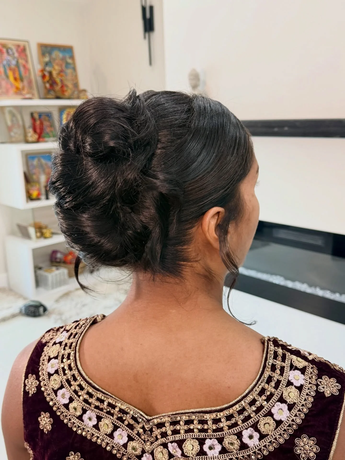 When they say French twist, I say oui oui, non? 🫣

I&rsquo;m living for the modern take on a classic French Twist!
Thank you always for trusting me to make your moments extra special🫶🏾

#browardhair #bridal #travelGlam #HairLady