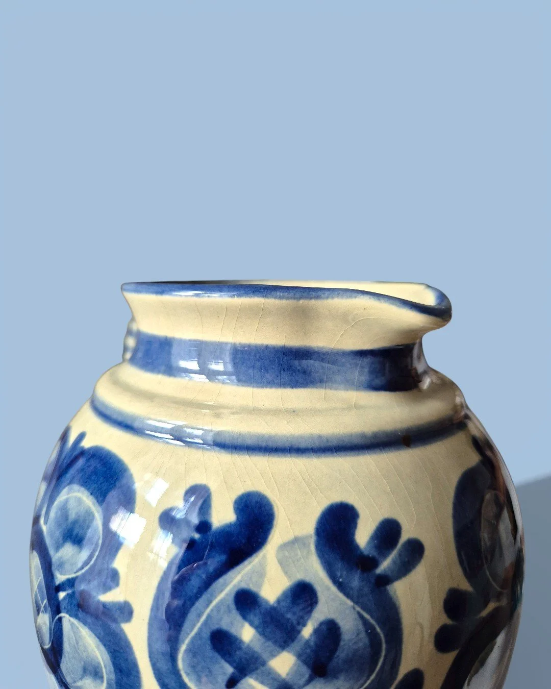 2026-2-082 Глек Синій букет_AI_011.jpg