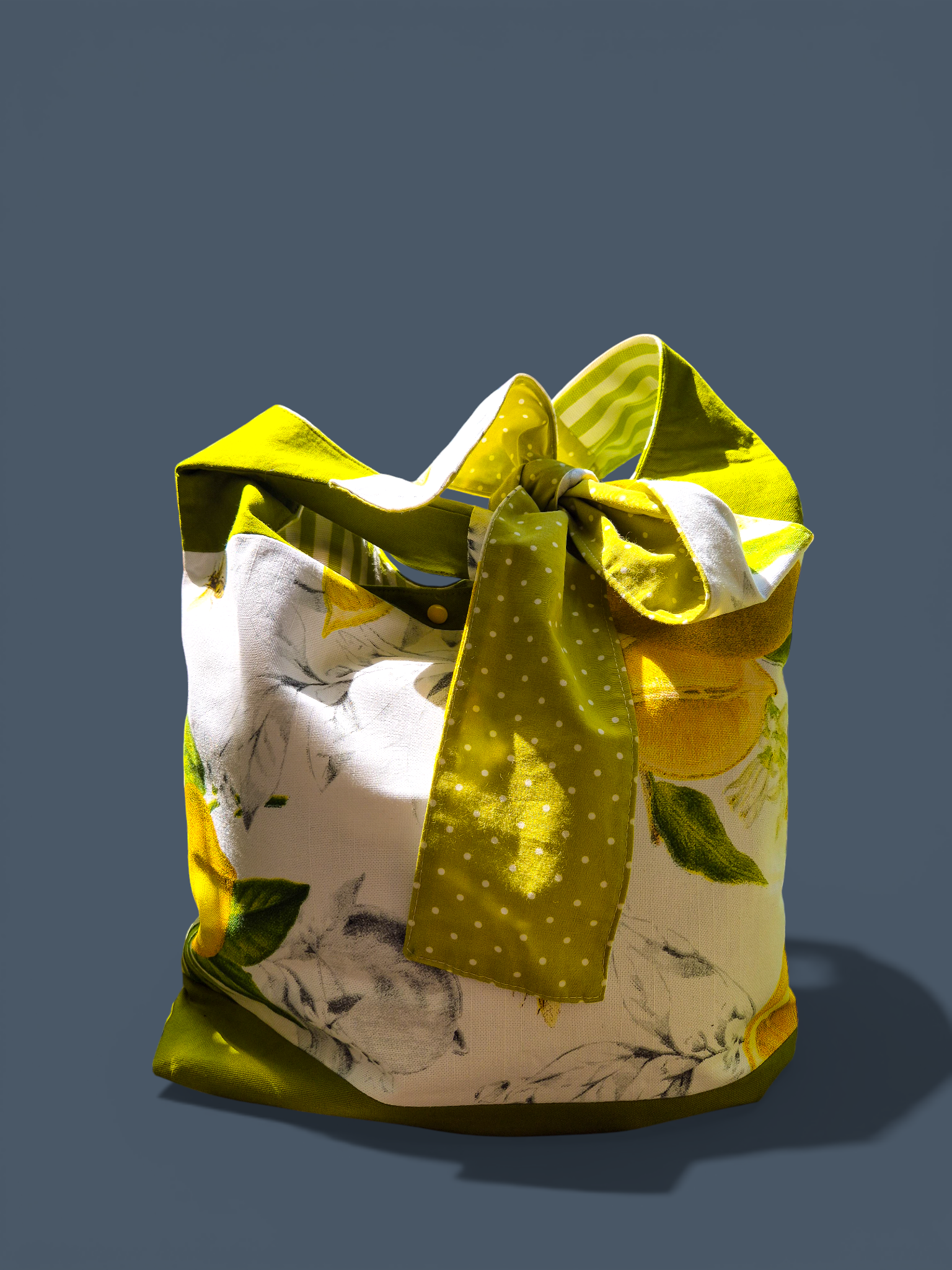 Бджоли в лимонах