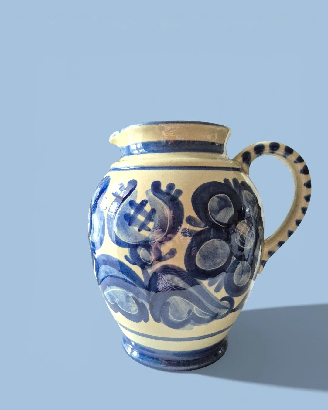 2026-2-082 Глек Синій букет_AI_001.jpg