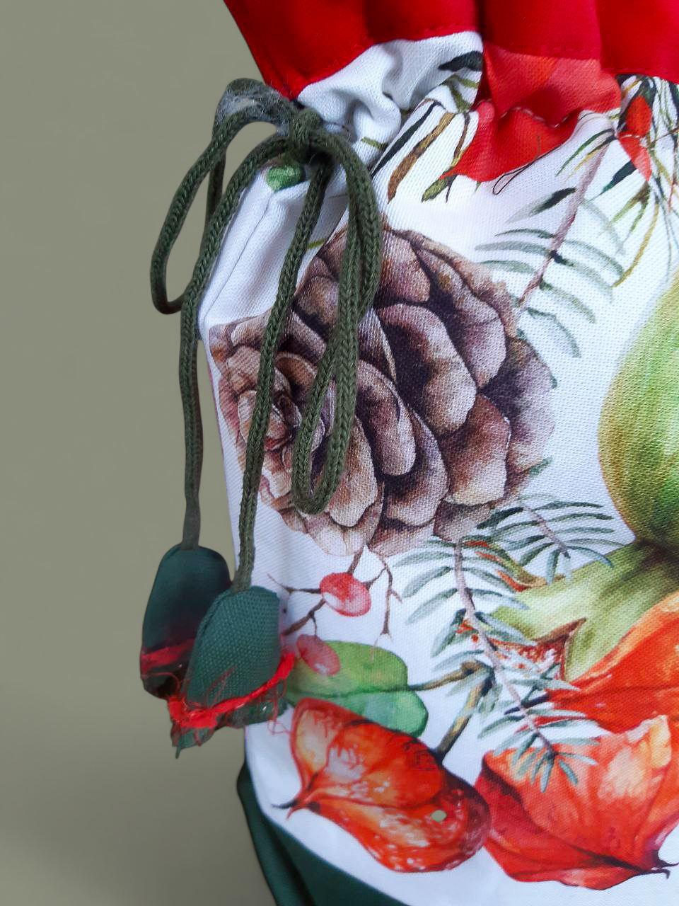 Гранати та шишки_AI (4).png